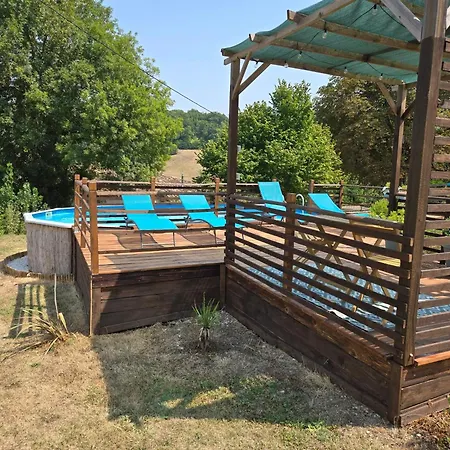Hébergement de vacances Maison Charmante à Avec Piscine Privée