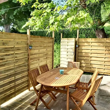 Maison Charmante à Avec Piscine Privée